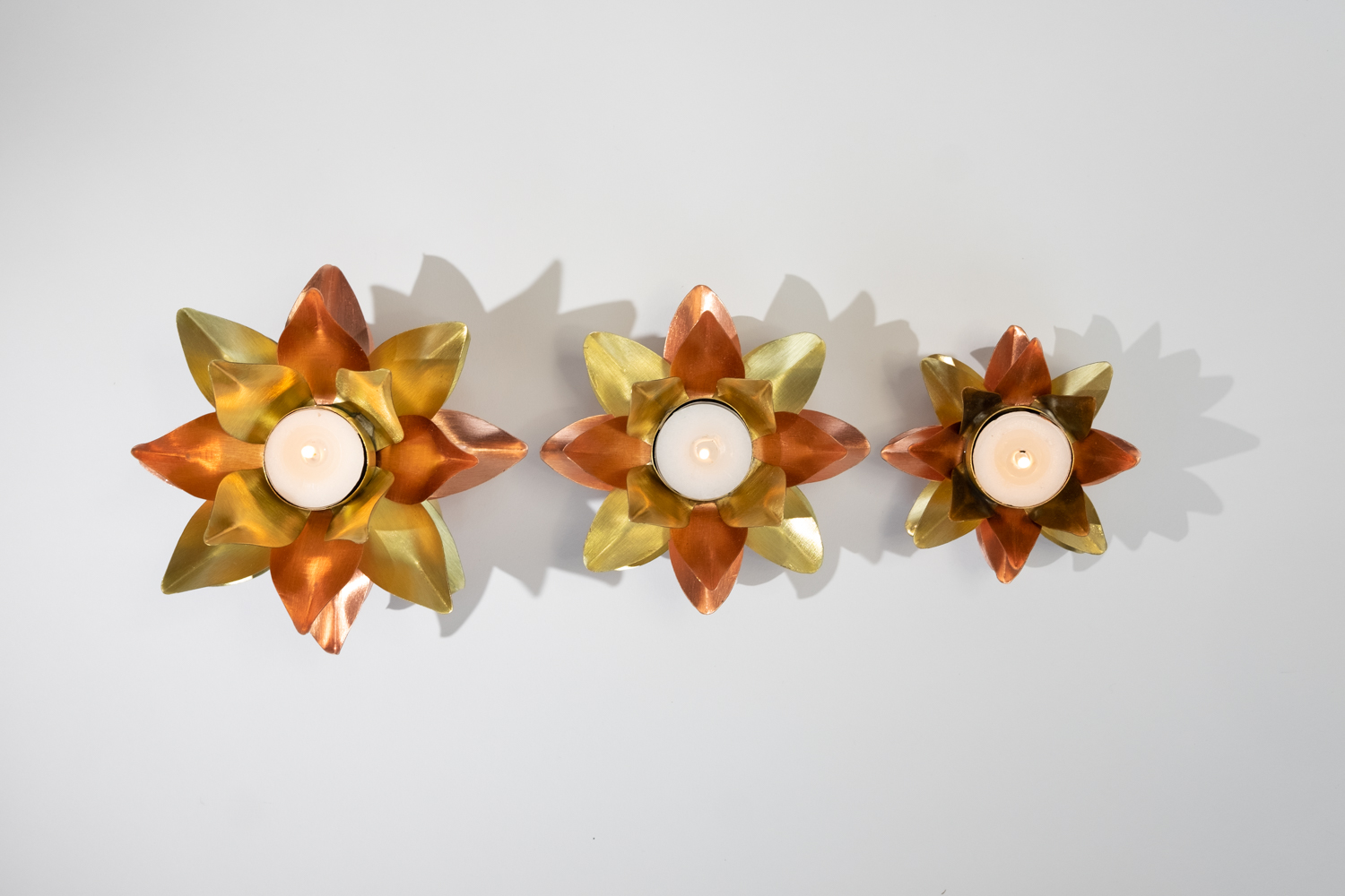 Tealight, Brushed Copper & Brushed Brass, 8 Petals, Small - Image 2