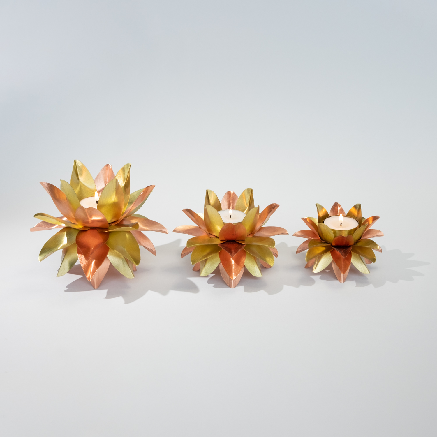 Tealight, Brushed Copper & Brushed Brass, 8 Petals, Small - Image 3